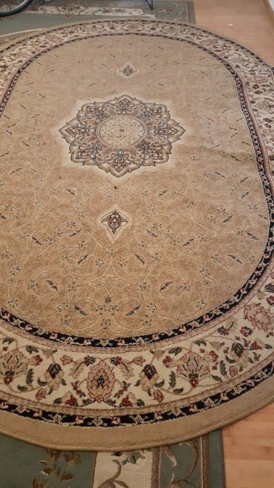 Палас.     Овальный