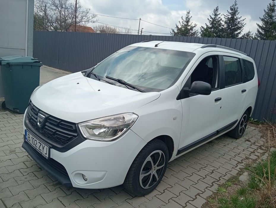Vând Dacia logy 7 locuri !