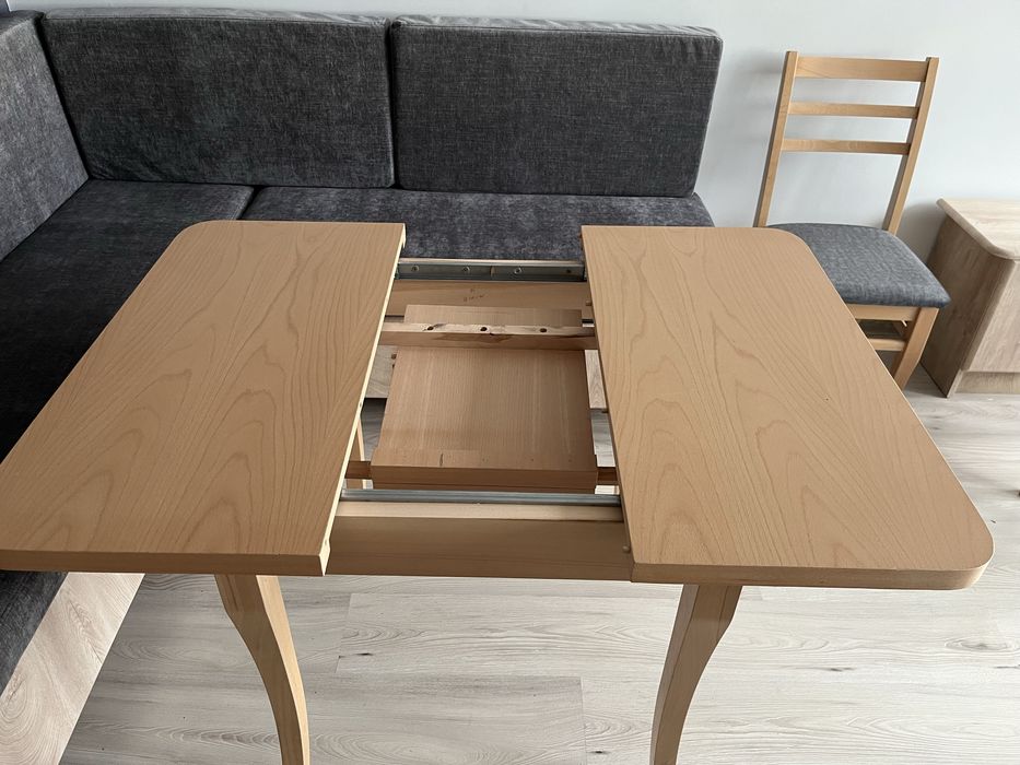 Чисто нови: Дървена маса и 2 стола