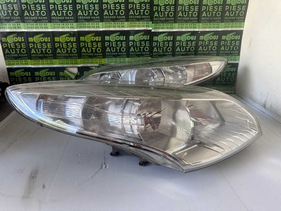 Faruri Renault Megane 3 2008 2009 2010 2011 2012 2013 2014 2015 dreapta 260100018R stanga 260600018R