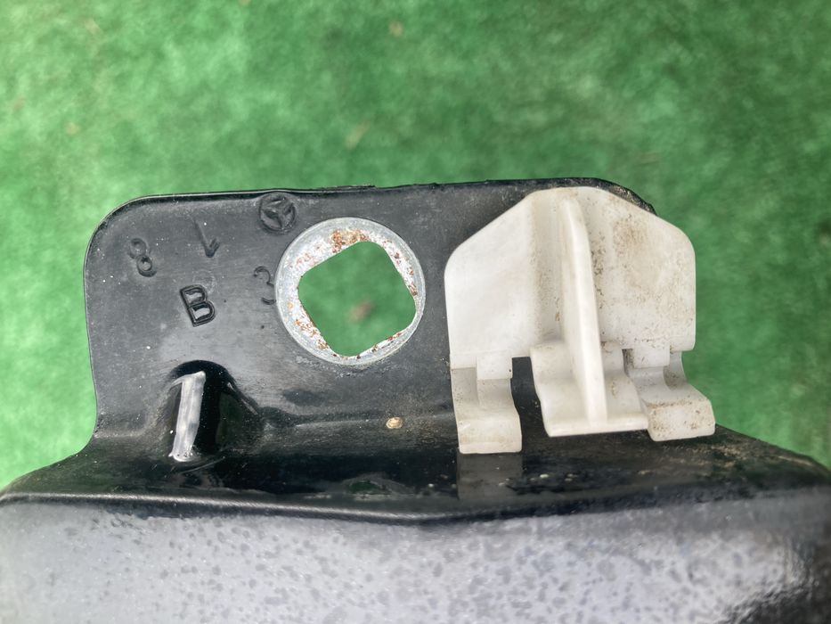 Преден ляв калник за мерцедес А-Класа/Mercedes w169 04-12г