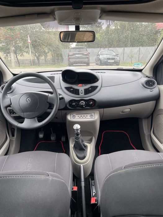 Renault Twingo 2 1.2 benzină – Night & Day | Panoramic | AC |