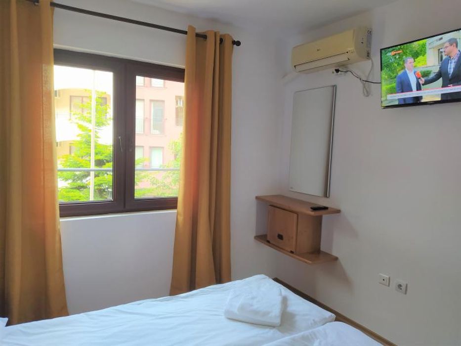 Под наем тристаен с пряк изглед море