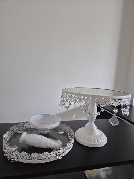 Посуда для сервировки. 2 тортовницы и 3 ярусная этажерка