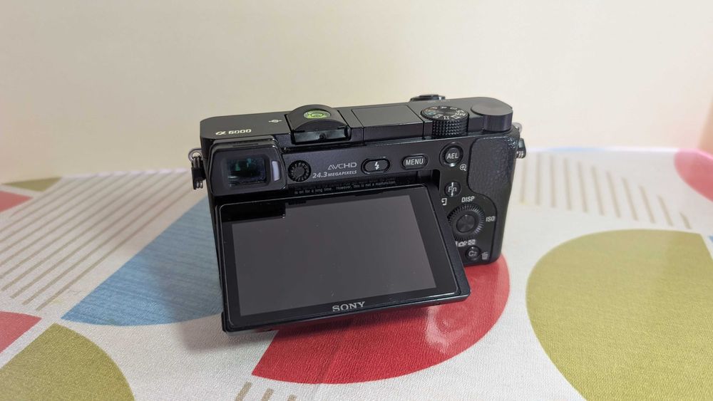 Продавам фотоапарат Sony A6000 – без обектив (body)
