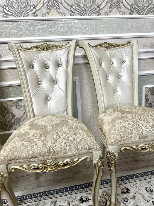 Стулья сатылады  королевская