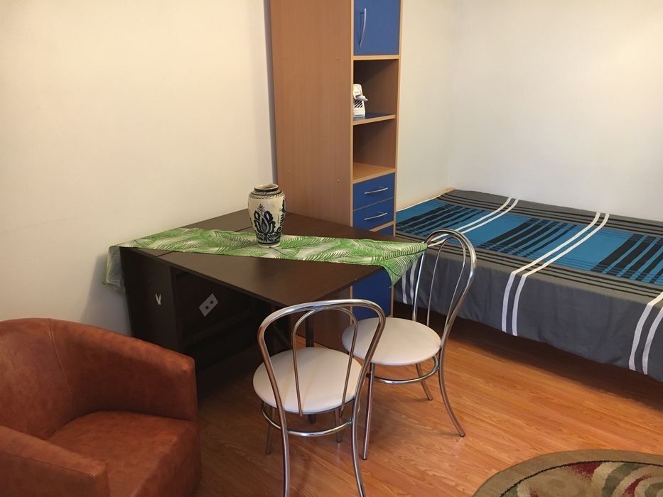 Proprietar inchiriez garsoniera metrou Lujerului