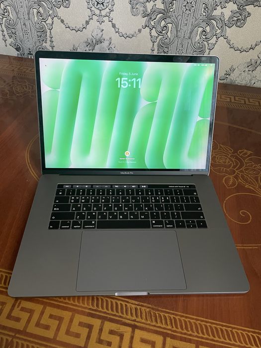Macbook Pro 2018 15 dyum: 4 000 000 so’m