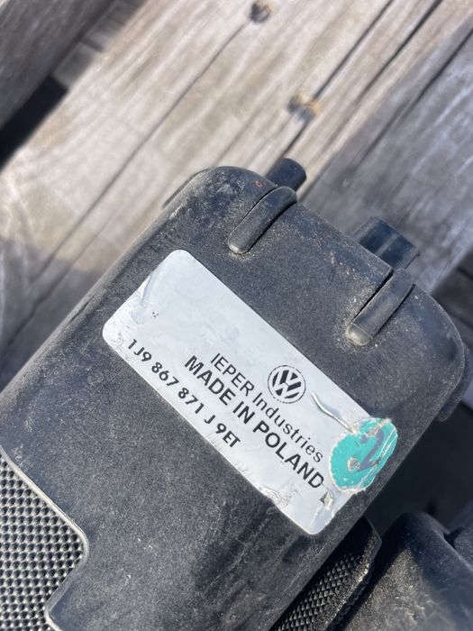 Щора багажник фолксваген голф 4 перфектна