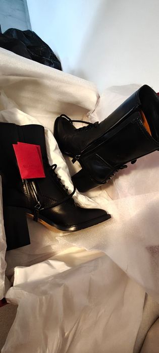 Botine Valentino Garavani originale piele nr 40 Rockstud cu cutie