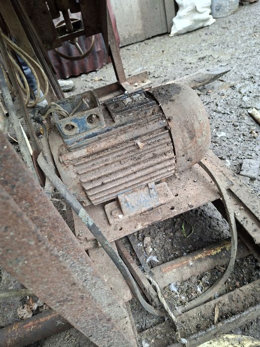 Vând circulă cu abric