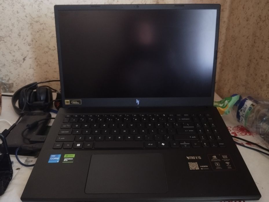 ACER NITRO V15  NOUTBOK  RTX 50.50 8GB  RAM 16GB  holati yangi alooooo