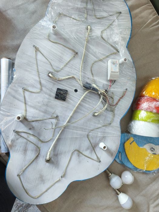 Lustră copii – model nor magic cu lună și steluțe