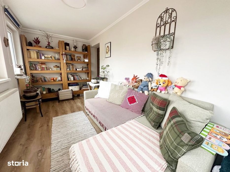 Apartament 3 camere de vanzare, la casa, zona Magheru