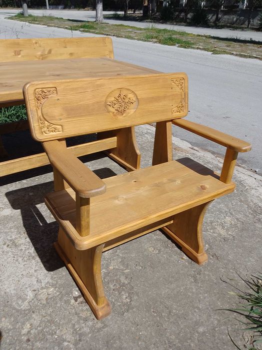 Маса и пейки за барбекю,навес,градина