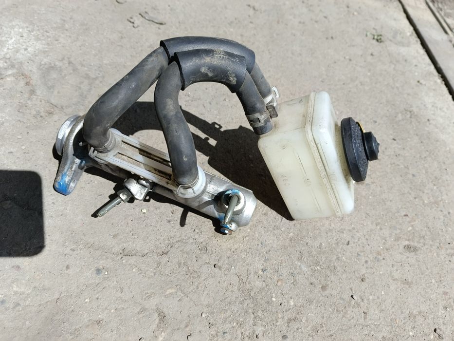 Продам главный тормозной цилиндр