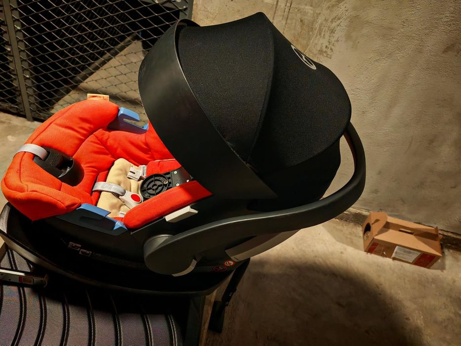 Scoică Cybex cu isofix și accesorii