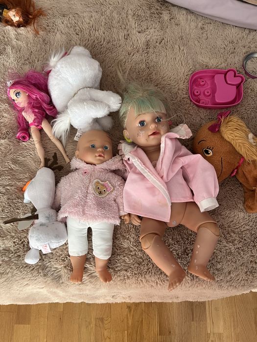 Плюшени играчки и кукли