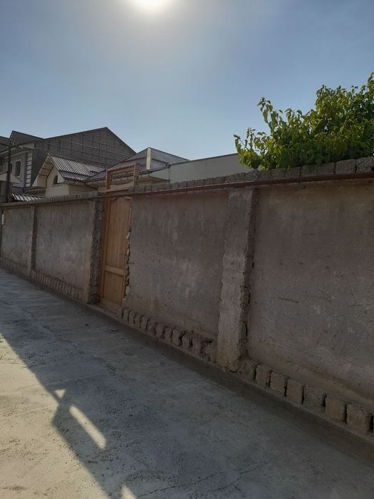 Yer sotiladi narxi kelishiladi. Metroga yaqin joydan