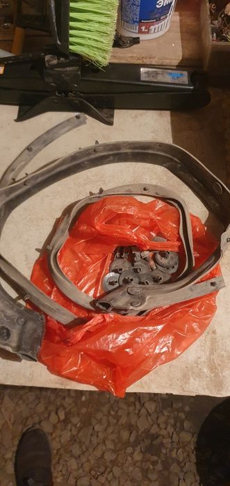 Продам обшивка капота  для Субару Аутбэк