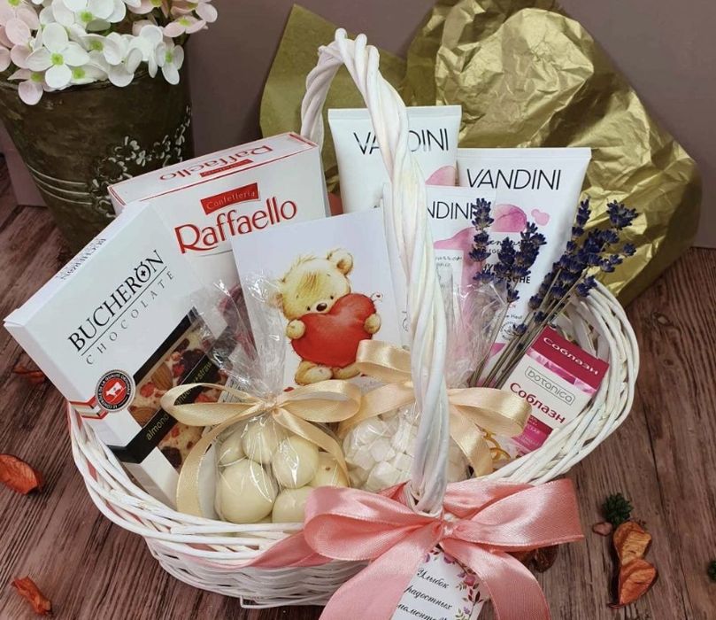 Корзины с косметикой