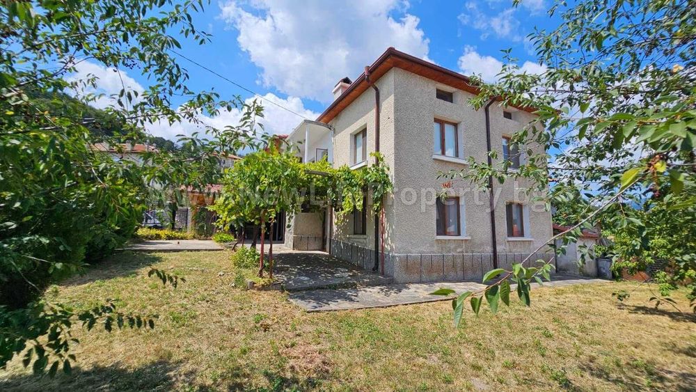 Продава се Къща в с. Давидково, Област Смолян - 238 кв.м за 694 €/кв.м - Снимка #1