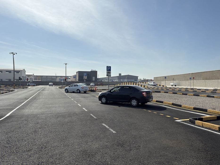 Автоинструктор имтихонга таййорлов автодромда