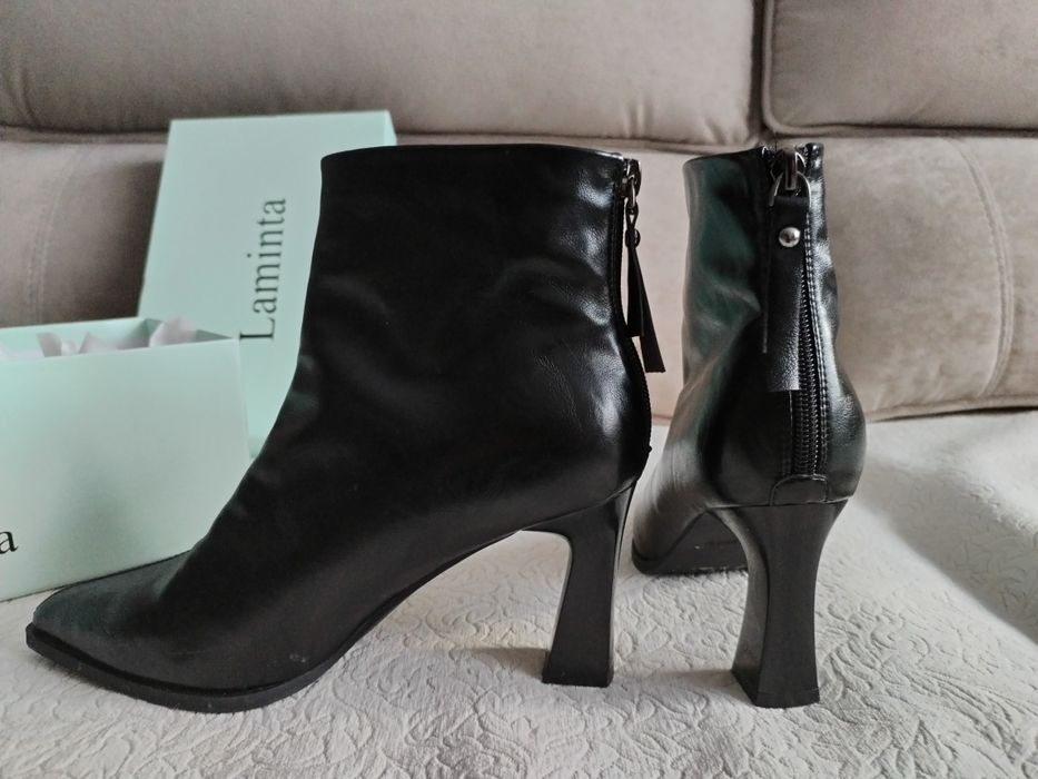 Продам сапожки весенние