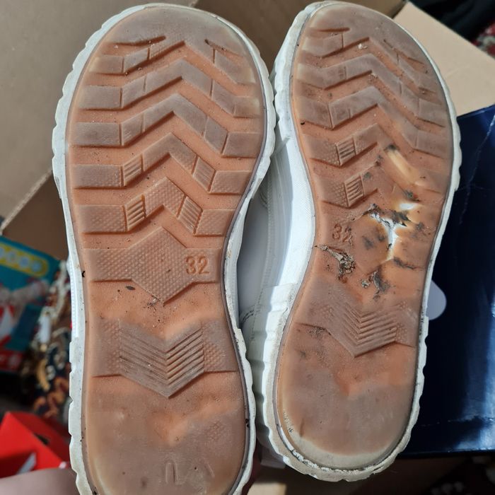 Adidasi albi FILA, nr.32