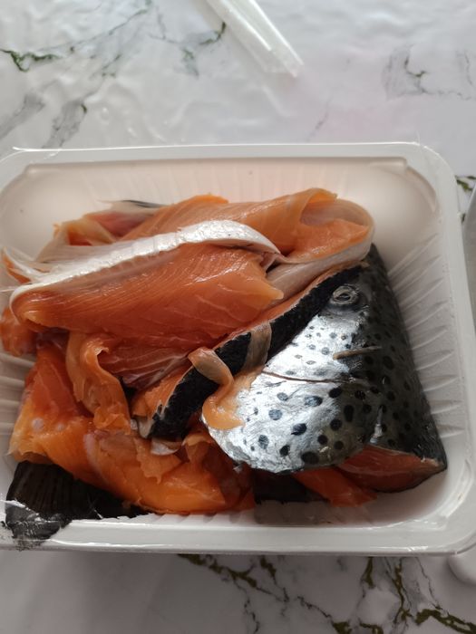 Продаеться обрезь семги