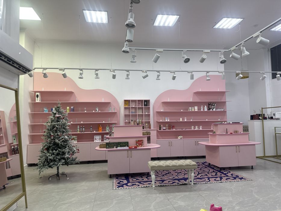 витринный шкаф стеллаж