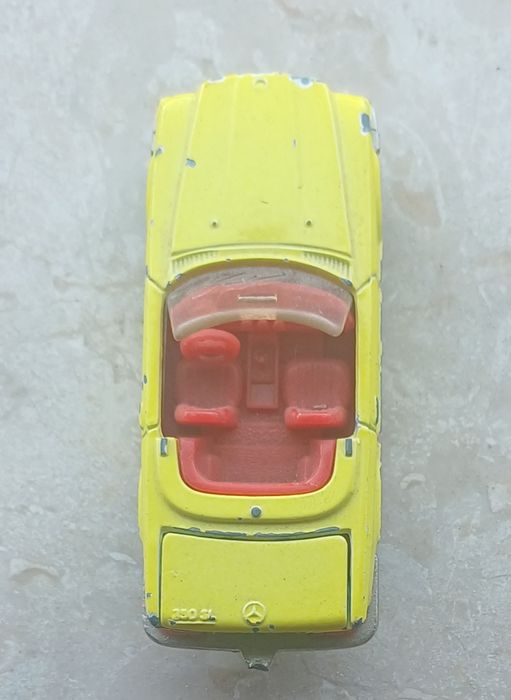 Това е винтидж модел на Majorette Mercedes 350 SL, произведен във Франция. 
Модел: Mercedes-Benz 350 SL (R107).

Производител: Majorette.

Мащаб: 1/60