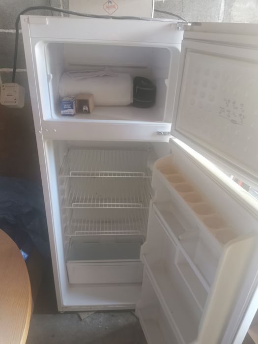 Хладилник Crown фризер bosch