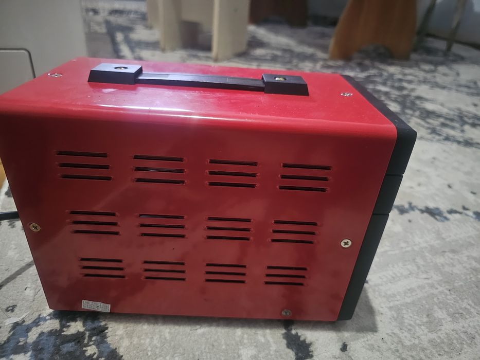 Стабилизатор напряжения