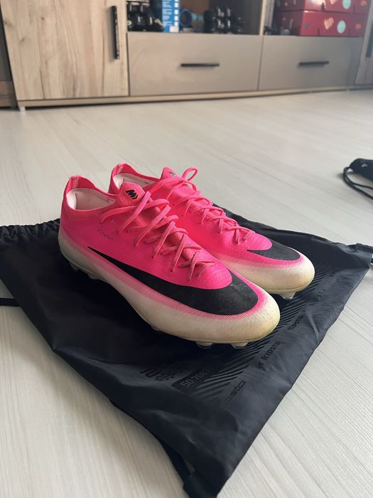 Продавам калеври Nike Mercurial