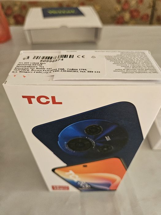 Два броя TCL 605  чисто нови