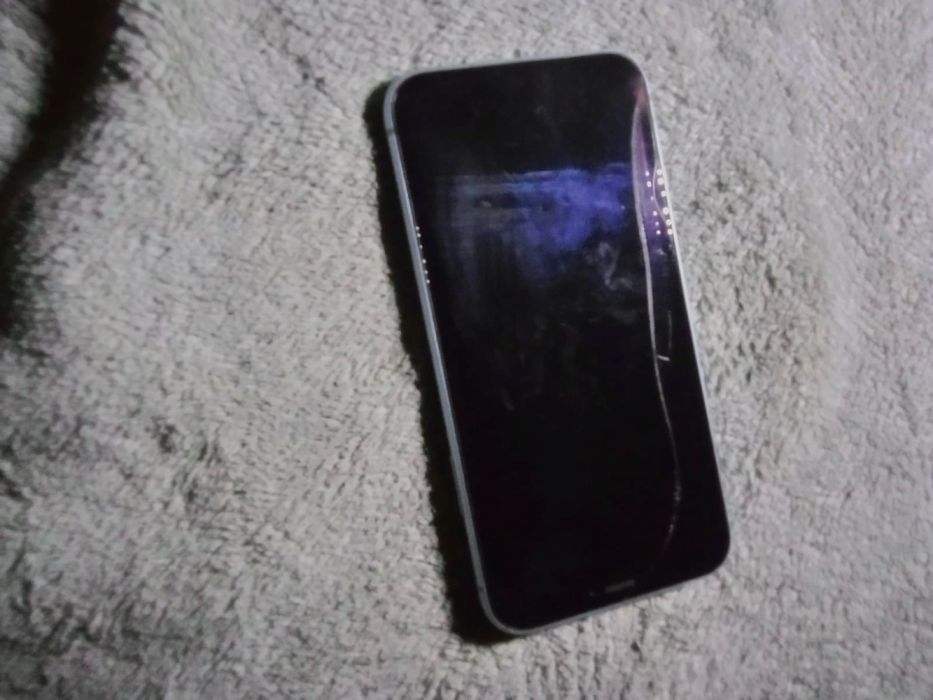 Продам айфон хр на 128 акб 71