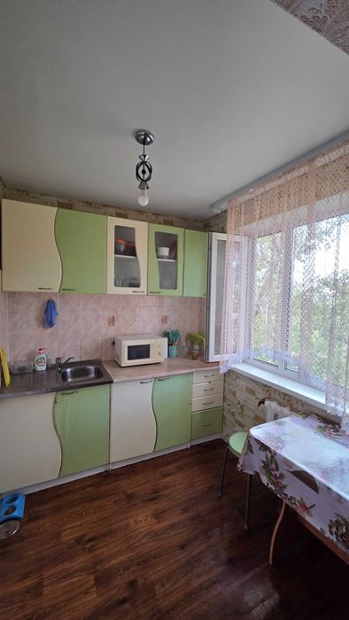2 комн квартира район Зорьки