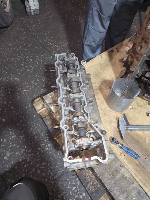 Продам гбц на двигатель 4м40