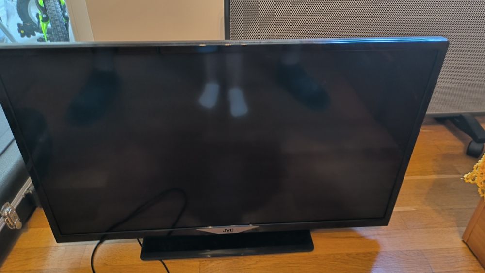 JVC LT-32VF52K телевизор