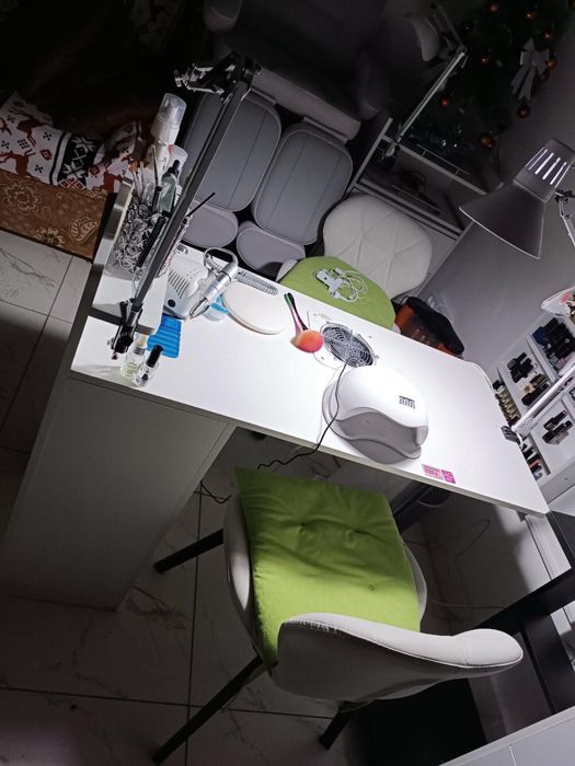 Маникюрный стол пилесос билан бирга