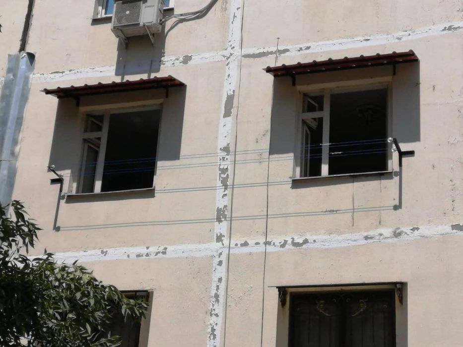 Устанавливаем козырьки и бельевые ролики в Ташкенте!