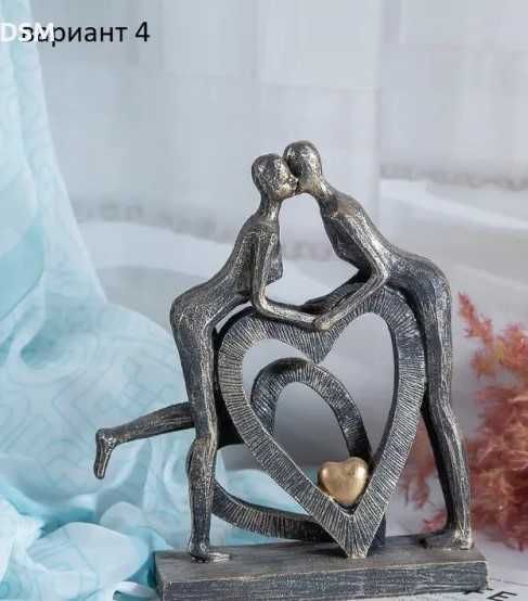 нова Статуетка Влюбени Сърца Фигура за Декорация Любов / Подарък 24см