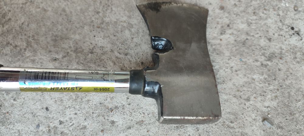 Продам гвоздодер, кувалда,лом,топор.