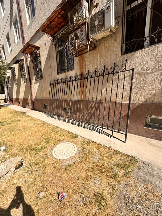 Кованный забор . Решетка  длина - 5 . высота 3 метра