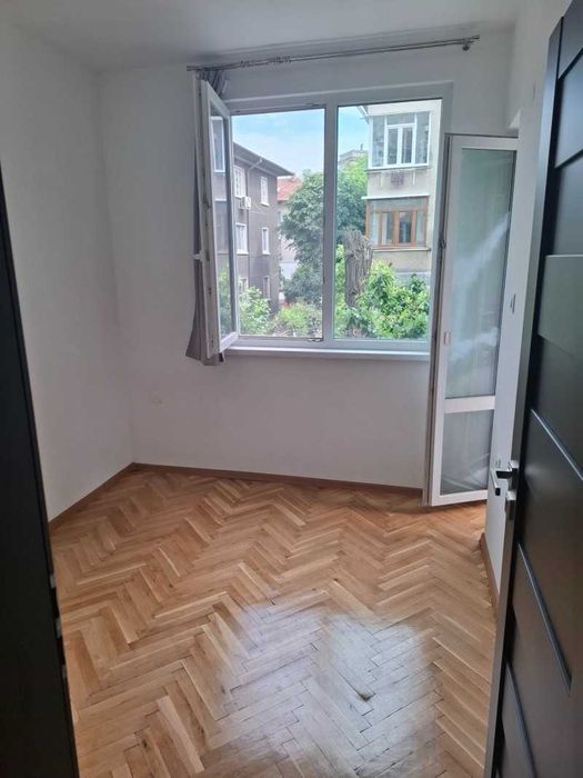 Дава се под наем Тристаен апартамент в София, Лозенец - 85 кв.м за 877.71 € - Снимка #4