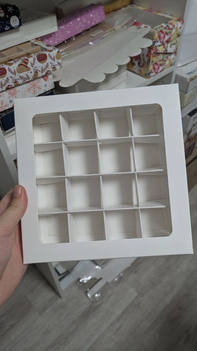 Продам коробки для конфет или клубники