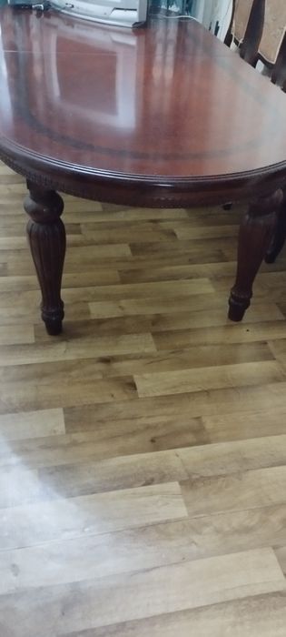 Продам стол большой отличный