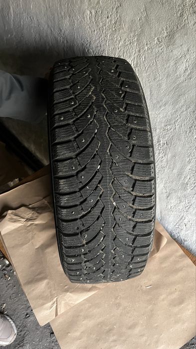 Продам зимние Шины шипованны