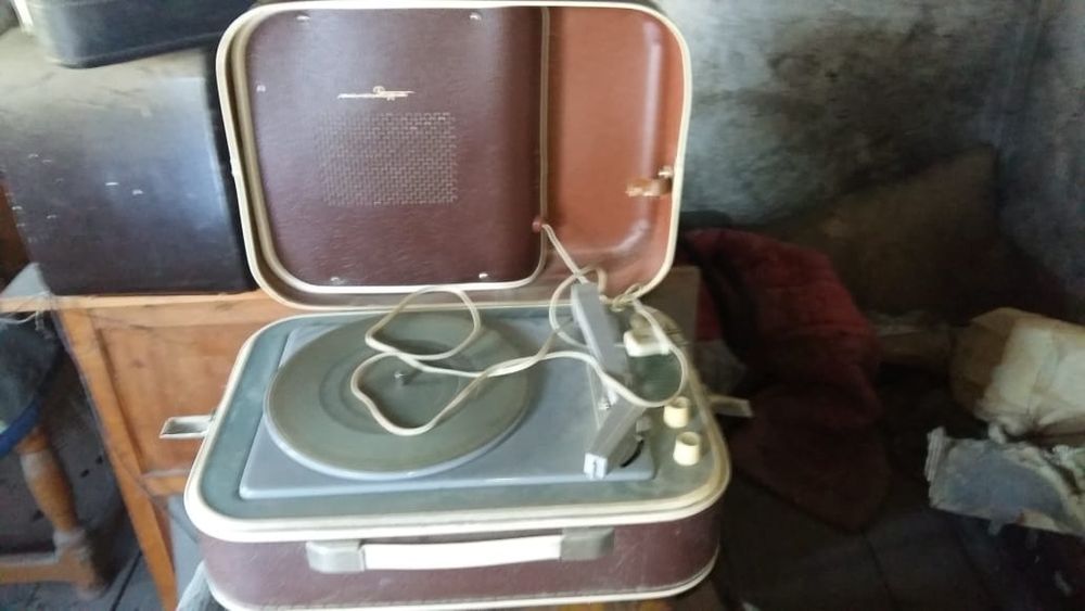 Патефон антикварный